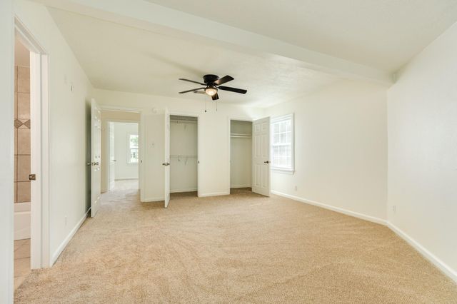 211 Oak Drive, Lake Jackson, TX 77566
