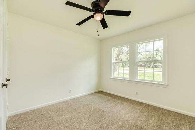 211 Oak Drive, Lake Jackson, TX 77566