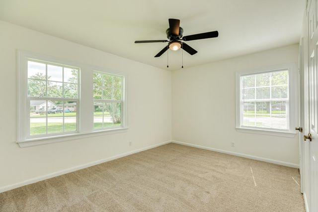 211 Oak Drive, Lake Jackson, TX 77566
