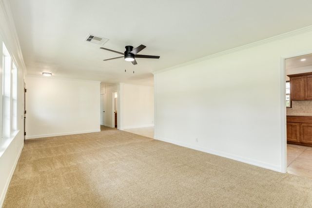 211 Oak Drive, Lake Jackson, TX 77566