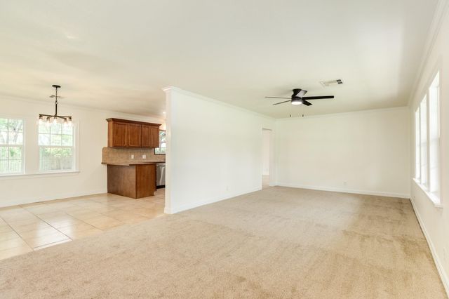 211 Oak Drive, Lake Jackson, TX 77566