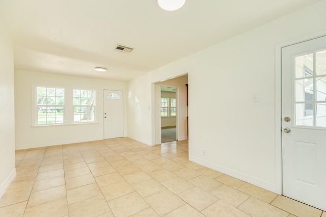 211 Oak Drive, Lake Jackson, TX 77566