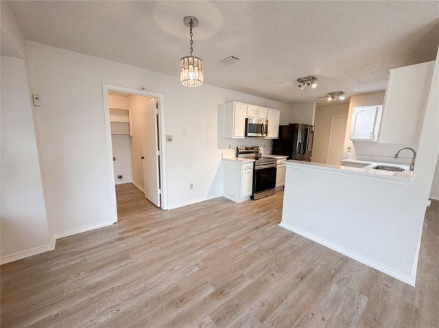 1319 Oak Run Drive, Duncanville, TX 75137