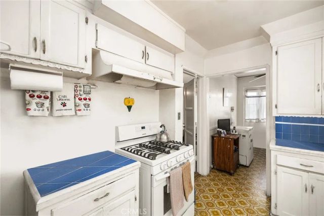 3122 W 77th, Los Angeles, CA 90043