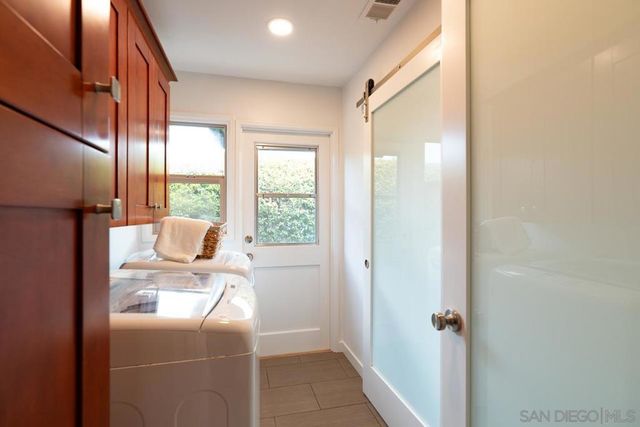 8545 Porter Hill Terrace, La Mesa, CA 91942