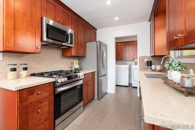 8545 Porter Hill Terrace, La Mesa, CA 91942