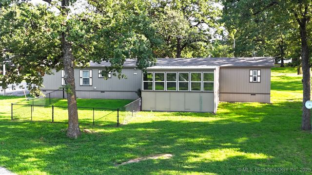 4718 Golden Way, Kingston, OK 73439