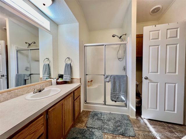 4718 Golden Way, Kingston, OK 73439