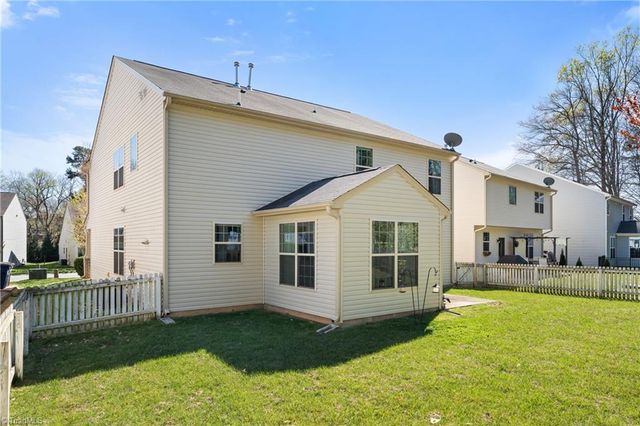 3851 Crestwell Cove Court, Winston-salem, NC 27103