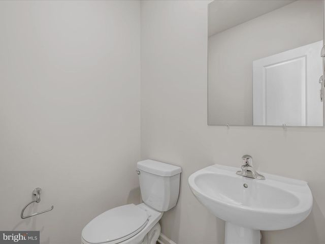 1230 CEDAR VALLEY RD, Ranson, WV 25438