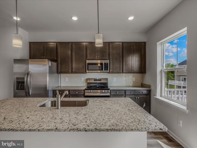 1230 CEDAR VALLEY RD, Ranson, WV 25438