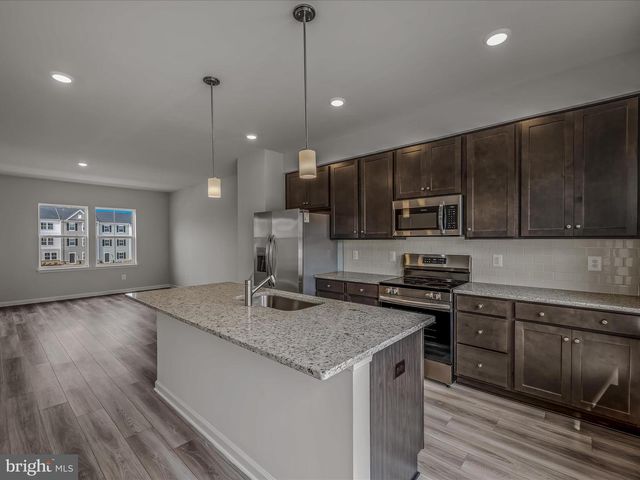 1230 CEDAR VALLEY RD, Ranson, WV 25438