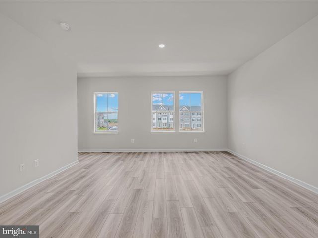 1230 CEDAR VALLEY RD, Ranson, WV 25438