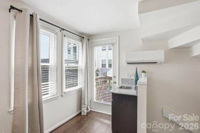 721 N Poplar Street 1, Charlotte, NC 28202