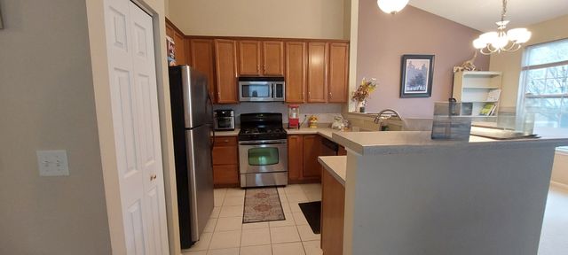1710 Dogwood Lane, Hanover Park, IL 60133