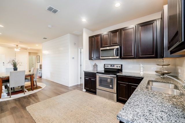 2173 Hiddenbrooke Pass, Seguin, TX 78155