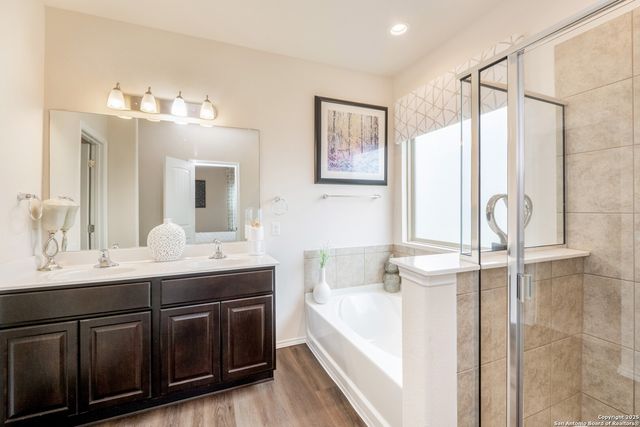 2173 Hiddenbrooke Pass, Seguin, TX 78155