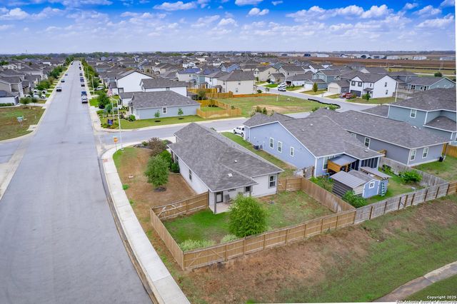 2173 Hiddenbrooke Pass, Seguin, TX 78155