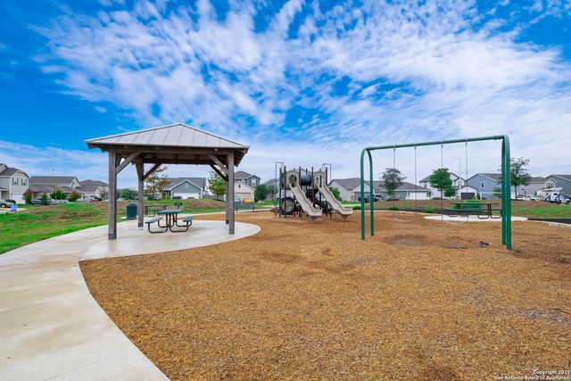 2173 Hiddenbrooke Pass, Seguin, TX 78155