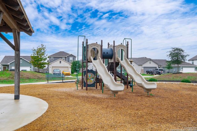 2173 Hiddenbrooke Pass, Seguin, TX 78155