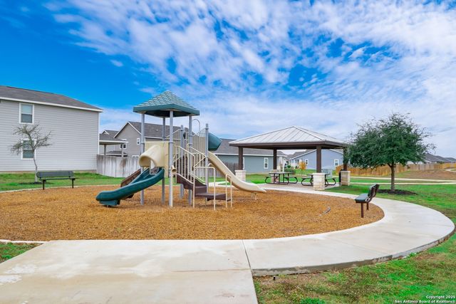 2173 Hiddenbrooke Pass, Seguin, TX 78155