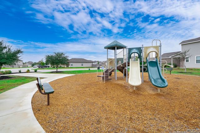 2173 Hiddenbrooke Pass, Seguin, TX 78155