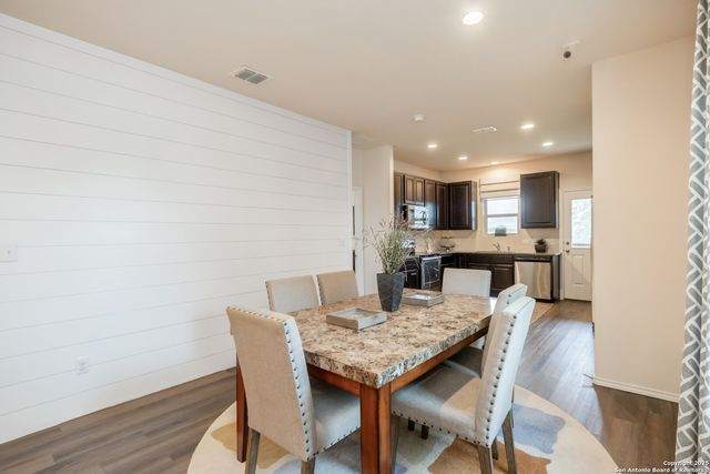 2173 Hiddenbrooke Pass, Seguin, TX 78155