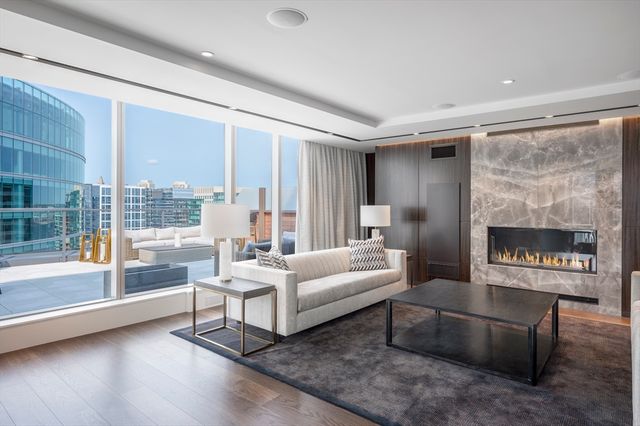 135 Seaport Blvd U18, Boston, MA 02210