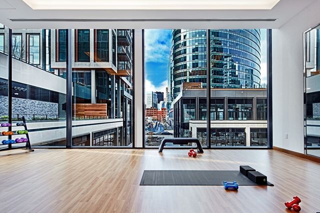 135 Seaport Blvd U18, Boston, MA 02210