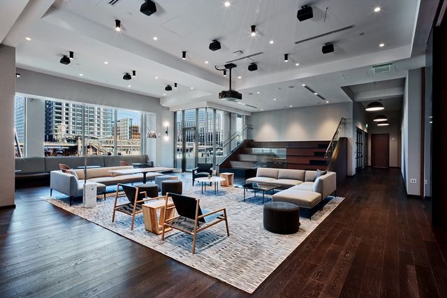 135 Seaport Blvd U18, Boston, MA 02210