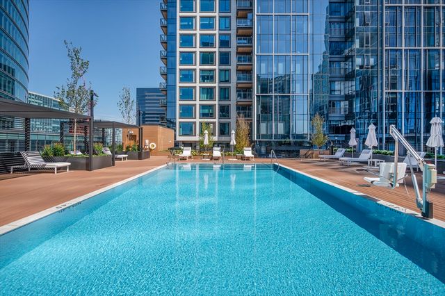 135 Seaport Blvd U18, Boston, MA 02210