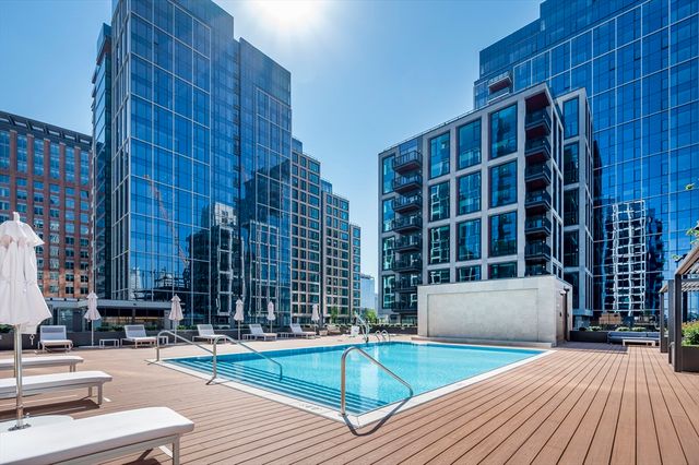 135 Seaport Blvd U18, Boston, MA 02210