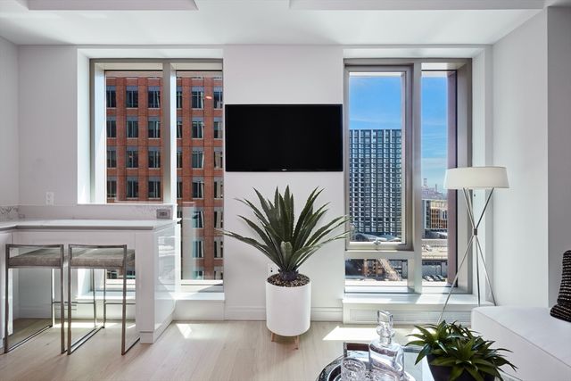 135 Seaport Blvd U18, Boston, MA 02210