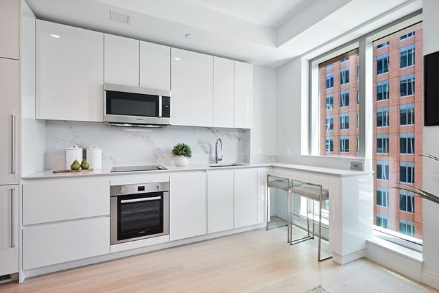 135 Seaport Blvd U18, Boston, MA 02210