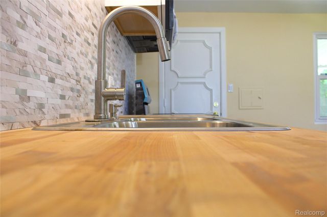 3414 Clement Street, Flint, MI 48504
