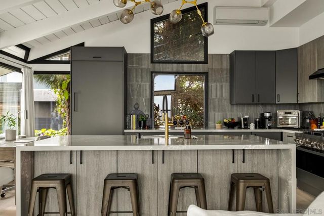 2568 Bonita Way, Laguna Beach, CA 92651