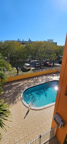 1851 NE 168th St C11, North Miami Beach, FL 33162