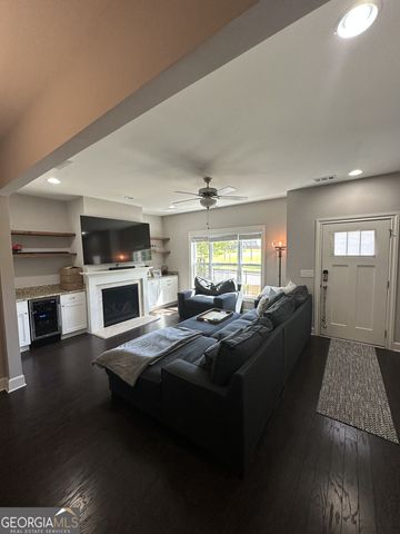 882 Westmoreland Circle NW, Atlanta, GA 30318