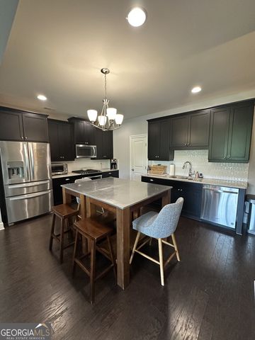 882 Westmoreland Circle NW, Atlanta, GA 30318