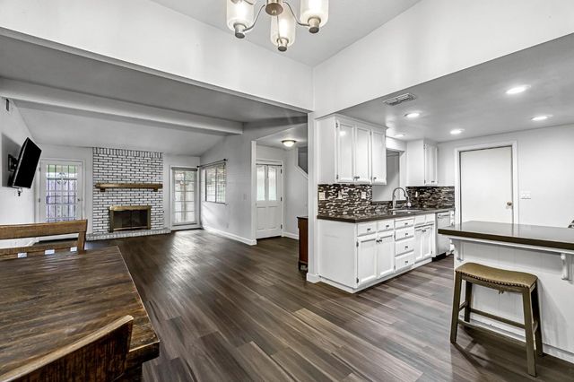 901 Valley Way, Madera, CA 93637