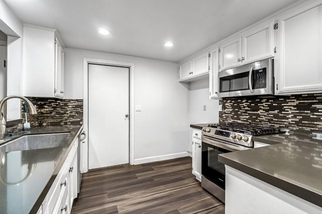 901 Valley Way, Madera, CA 93637