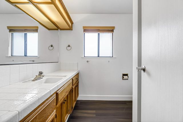 901 Valley Way, Madera, CA 93637