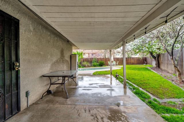 901 Valley Way, Madera, CA 93637