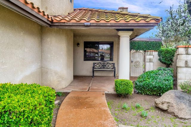 901 Valley Way, Madera, CA 93637