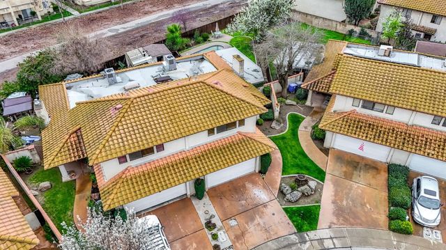 901 Valley Way, Madera, CA 93637