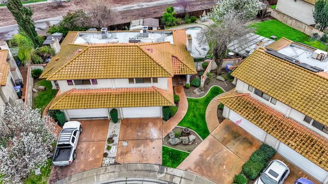 901 Valley Way, Madera, CA 93637