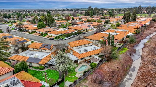 901 Valley Way, Madera, CA 93637