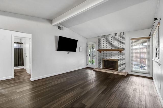 901 Valley Way, Madera, CA 93637