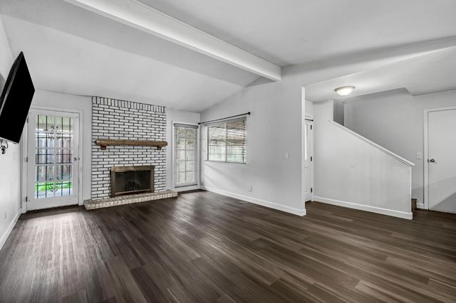 901 Valley Way, Madera, CA 93637