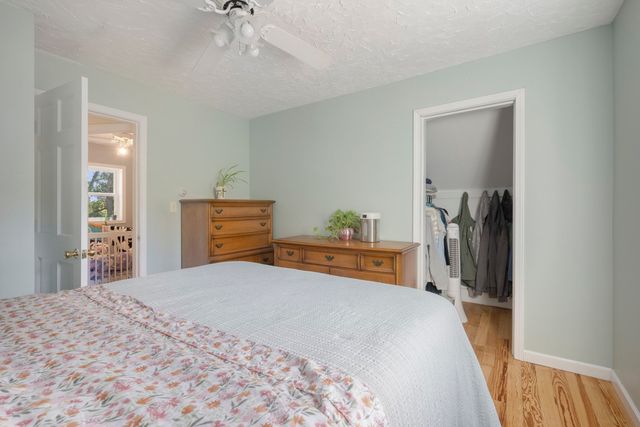 19 Lexington Ave, Auburn, MA 01501
